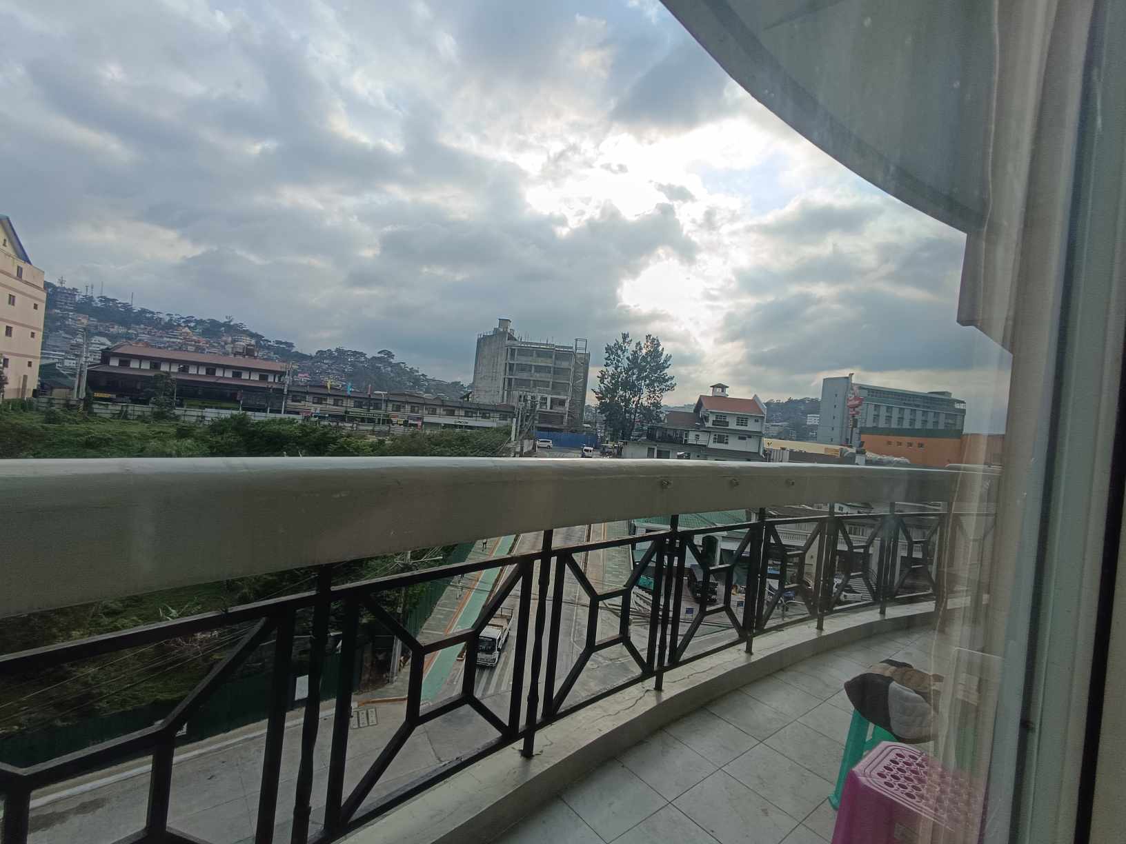 Bibz, 2BR #5B Condo Near Burnham Park. Location: West Burnham Place ...